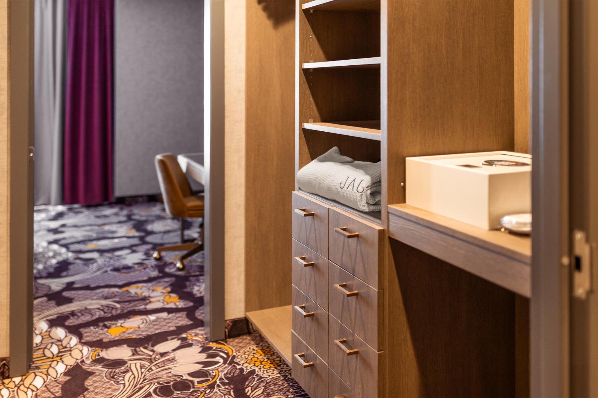 Jag Boutique Hotel Сент-Джонс Экстерьер фото